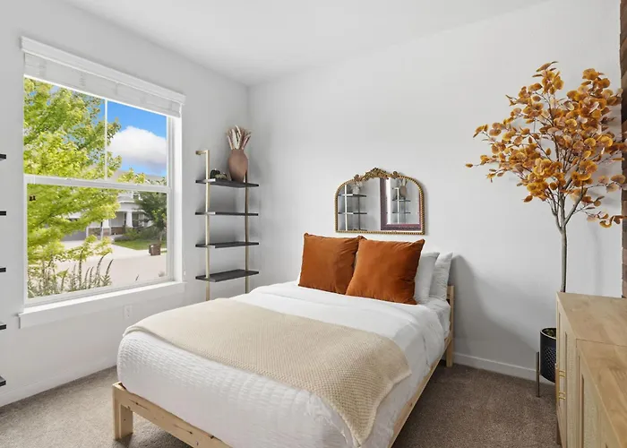 The Wandering Key Gather And Unwind, Sleeps 14