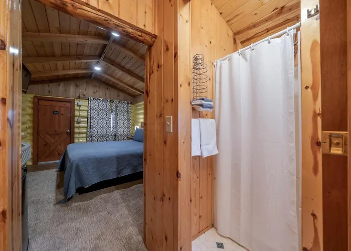 Cute Log Cabin For A Cozy Couples Retreat Near Yellowstone In Ashton, Idaho