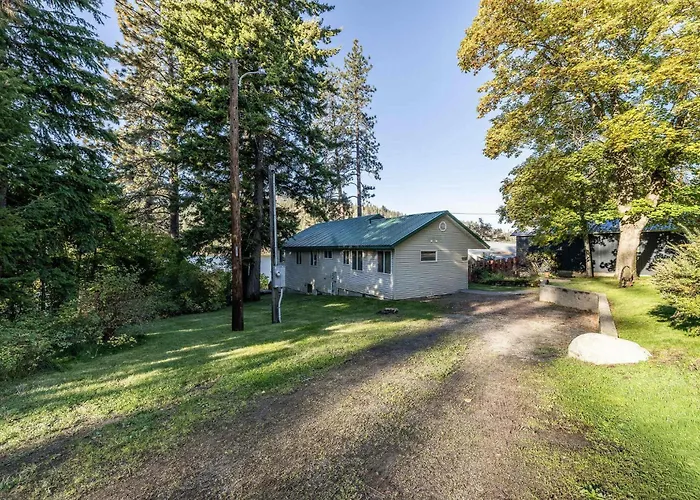 Lakefront Cabin With Private Beach And Dock