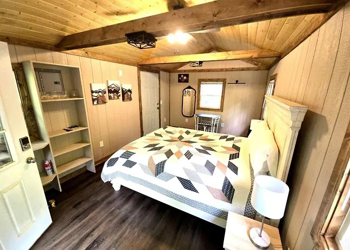 Tranquil Creekside Tiny House In The Appalachian Mountains, Perfect For A Weekend To Disconnect
