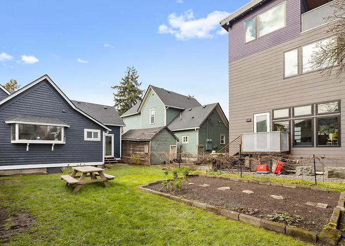 Modern Bellingham Retreat