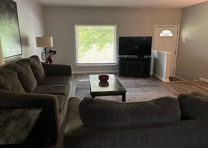 Country Home Near Purdue Sleeps 6