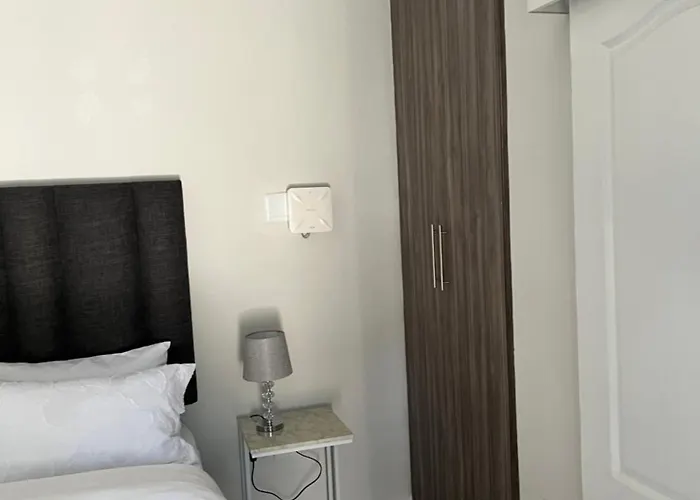 Lungi And Rendzo Guesthouse