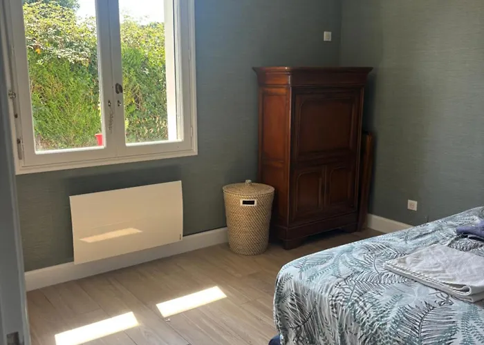 Maison Entiere Avec 3 Chambres Separees Au Calme En Peripherie De Bayonne Avec Exterieur