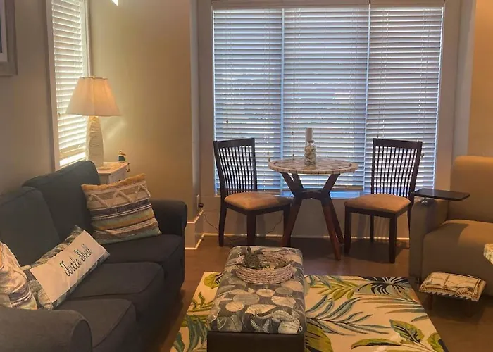 Dog-Friendly Florida Beach House Steps From The Water In Carrabelle