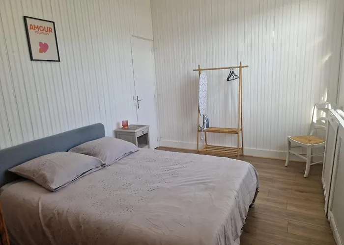 Maison Avec Jardin Et Parking, Pres De Toutes Commodites