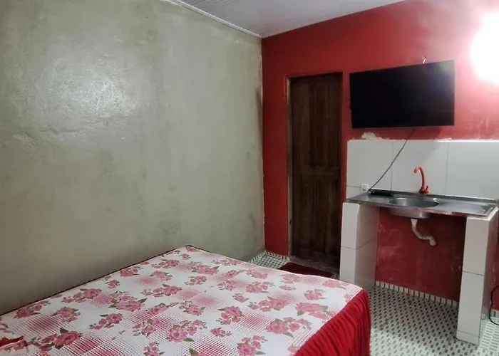Suíte para Casal em Paricatuba Espaço Parica Wi-Fi e Ar-Condicionado