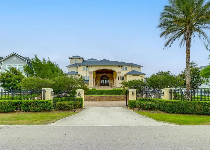 Bayfront Villa W/ Million-Dollar Views In Seabrook