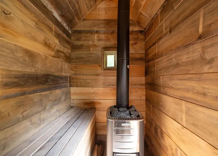 Dunn Brook Lakehouse - Sauna Private Lake Scandi Home