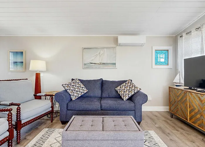 Oceanfront Hotel Suite At Beachfront Sandbars Inn With Balcony Ac & Firepit