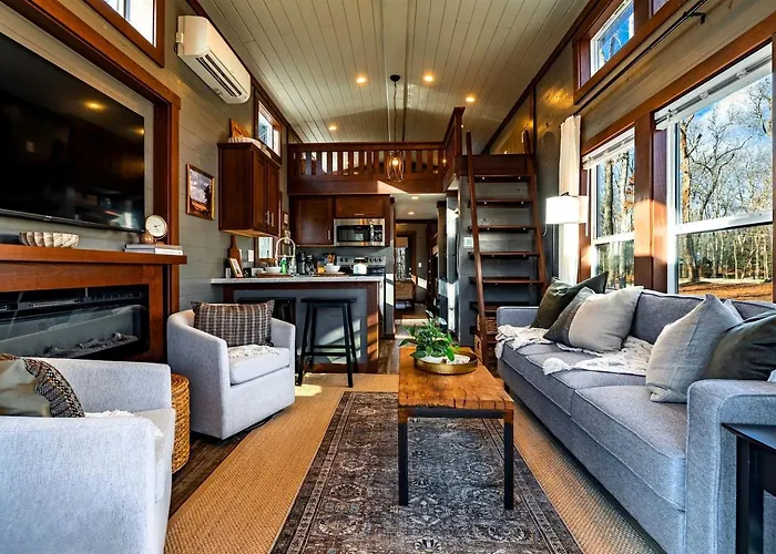 Peaceful Pine Tiny House Retreat Near South Cumberland State Park, Monteagle, Tn