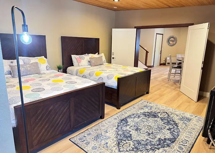 Residential Area Ski Chalet By Creek - Sleeps 6