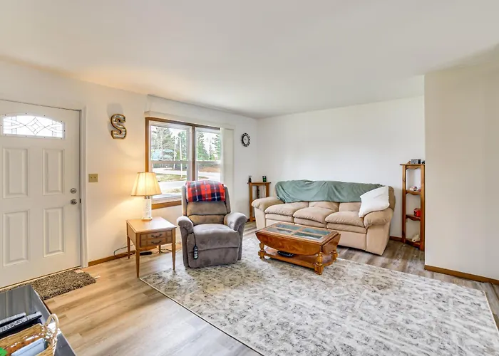 Explore The Upper Peninsula! Marquette Home