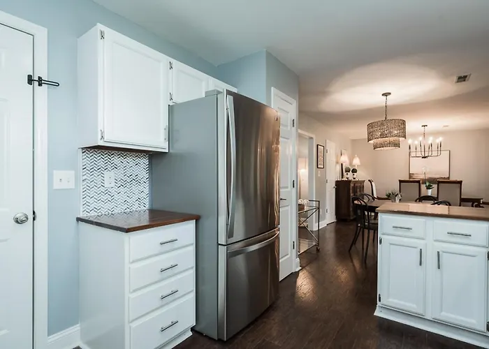 Waterfront Chapel Hill Retreat Near Unc, Sleeps 10