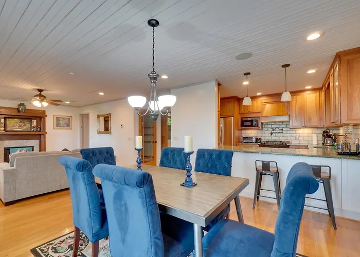 Panoramic Lake Views! Dale Hollow Lake Cabin