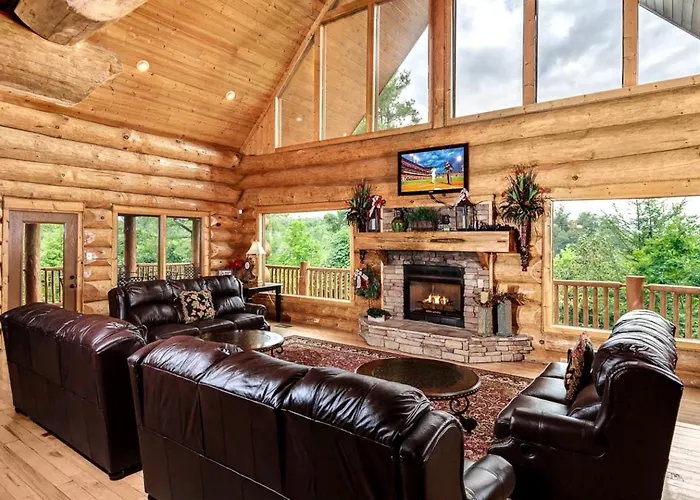 Stunning Secluded Cabin With Fire Pit And Hot-Tub In Pittman Center, Tennessee