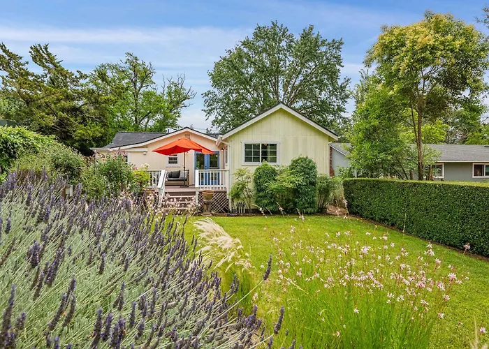 The Laurel - Kenwood Wine Country Escape