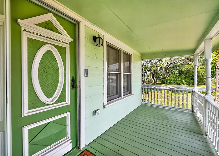 One More Cast Coastal House With Fenced Yard And Screened Porch Near The Ocean