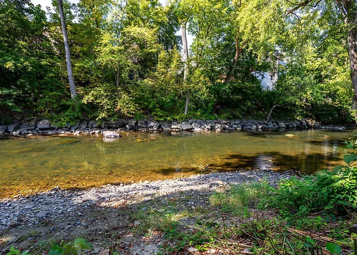 River Cottage - Riverfront Home In Walkable Community