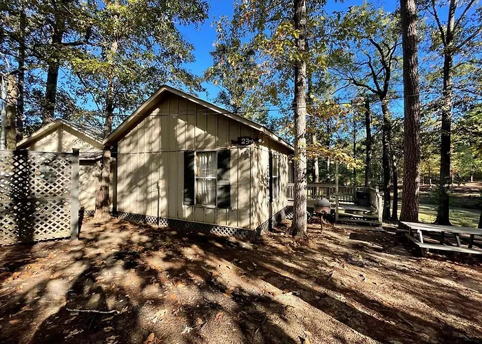 Scenic Waterfront Cabin With Private Pond And Outdoor Amenities Near Zwolle, Louisiana