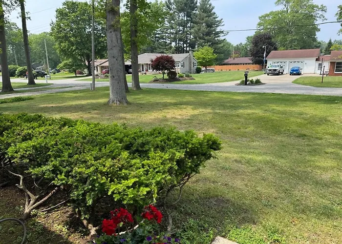 Beautiful 2 Bedroom House In Michigan City