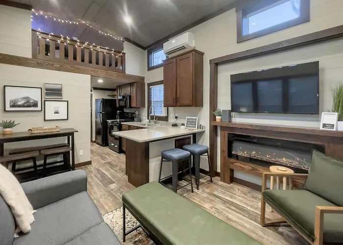 Gorgeous Cabin With Hot-Tub And Games In Monteagle, Tennessee