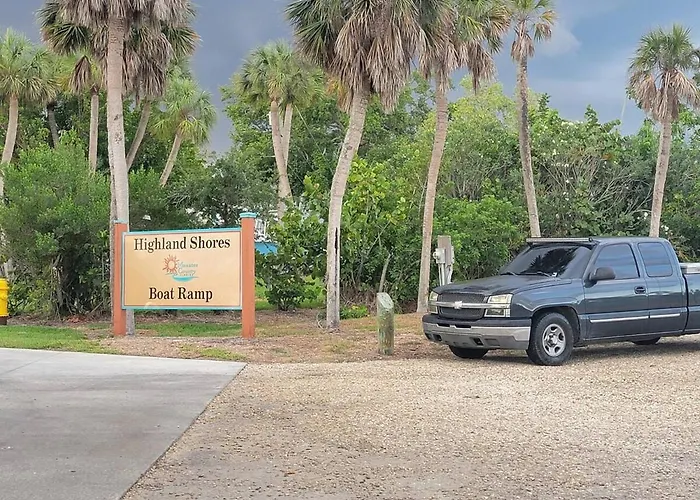 Manatee River Bungalow-6 Boat Ramp At Highl Shores