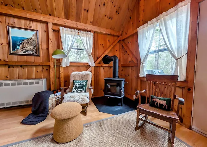 Hikers Cabin With Fireplace 10 Minutes To Acadia 1 Dog
