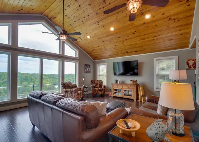 Hot Tub & View! 'Lakehouse Lookout' Byrdstown Home