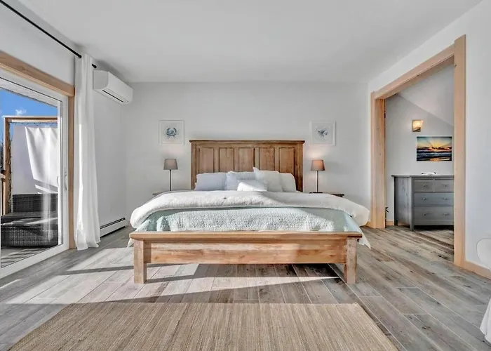 Ocean Breeze Haven - Short Walk From Crescent Beac