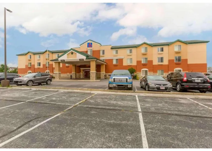 Motel 6 Suites Findlay Tiffin Avenue, Oh