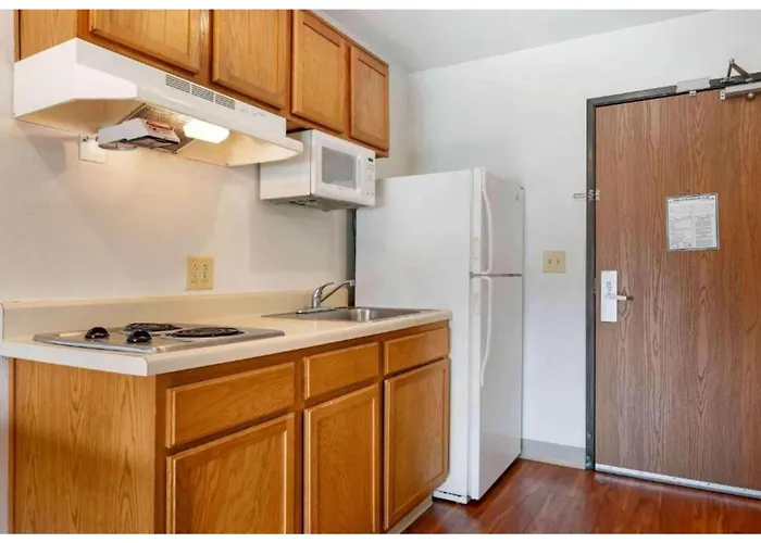 Motel 6 Suites Cincinnati Sharonville, Oh