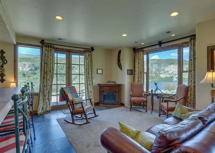 360-Degree Mountain Views! Lake Retreat In Gypsum