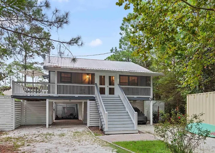 Swiftie Suite Beach Getaway Studio
