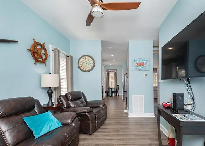 Two Private Cottages 3Br, Boat Parking, Walk To Marinas
