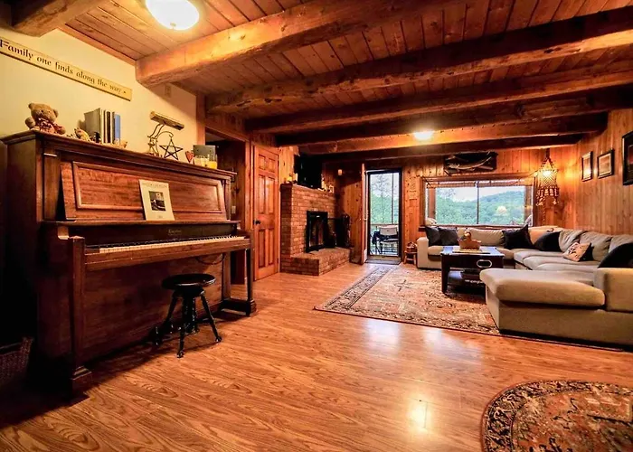 Secluded 3-Bedroom Log Home That Borders Vt State Park