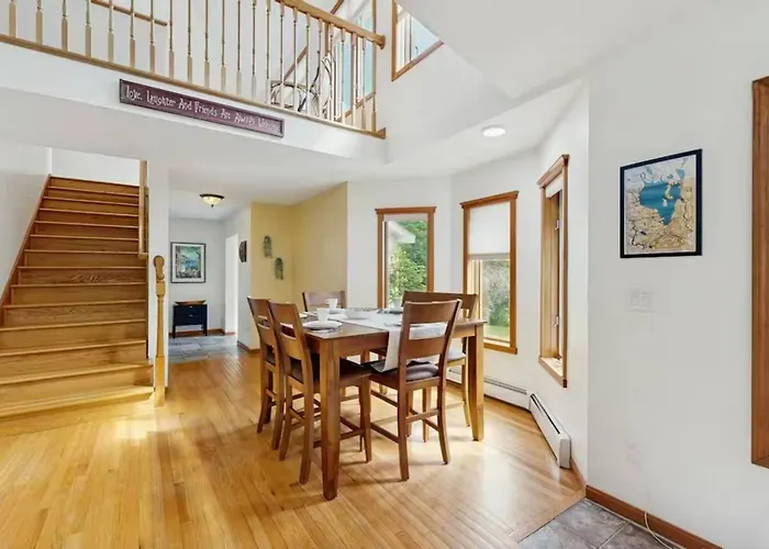 Naples Family Gateway: Hilltop Retreat | 1.8 Acres