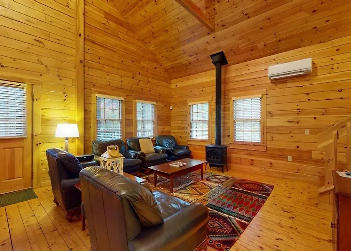 Tranquil Dog-Friendly Cabin With Full Kitchen, Fireplace & Nearby Recreation