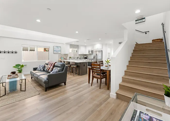 4Br Modern Beach House | Spa Suite + Beach Gear