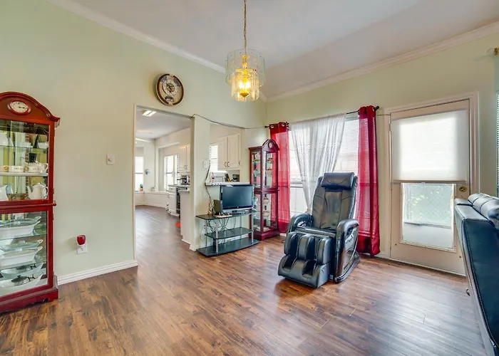 Extended Dfw Retreat W/ Private Patio & Grill