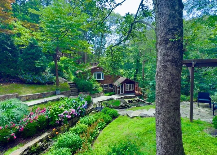 Cozy Riverfront Cottage - Pool, Hot Tub, 35 Min Nyc