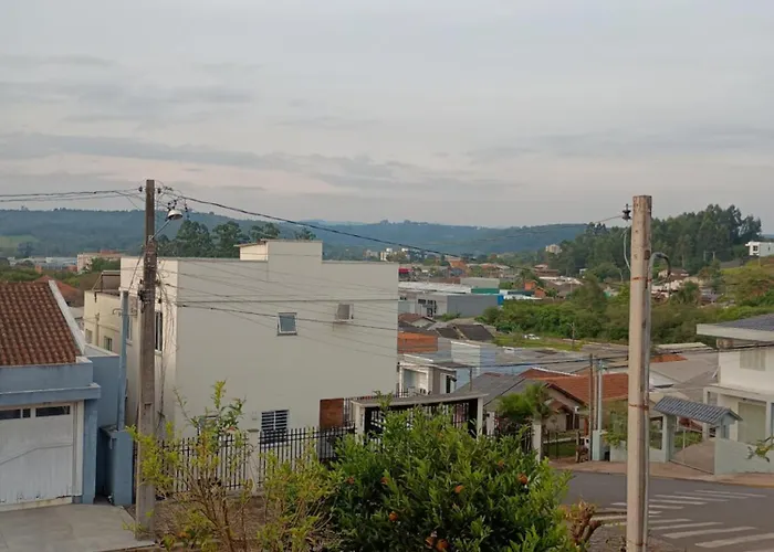 Quarto com banheiro privativo em Estância Velha