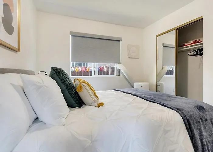 Spacious 5Br, Lax, Beach, Sofi-Sleeps 16