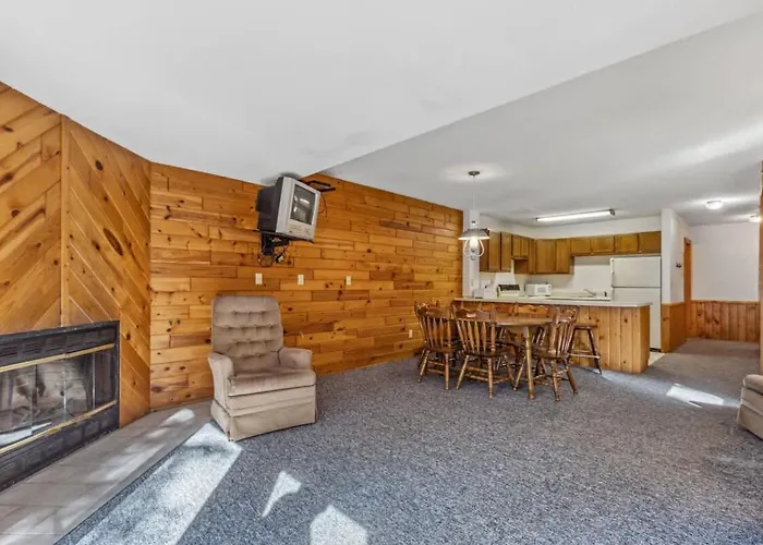 Lakeside Condo #17 3Br 3Ba Timberlane Resort