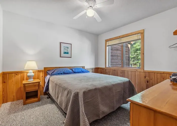 Lakeside Condo #15 4Br 3Ba Timberlane Resort