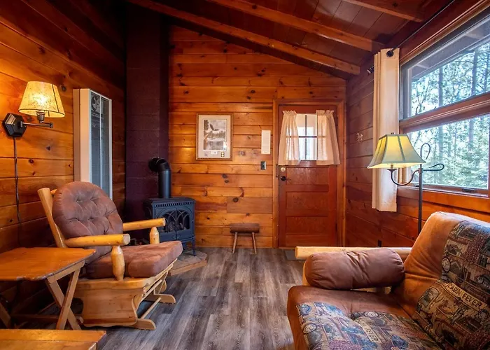 Cozy Lakefront Honeymoon Cabin With Fireplace & Marina Access Near Babbitt, Minnesota