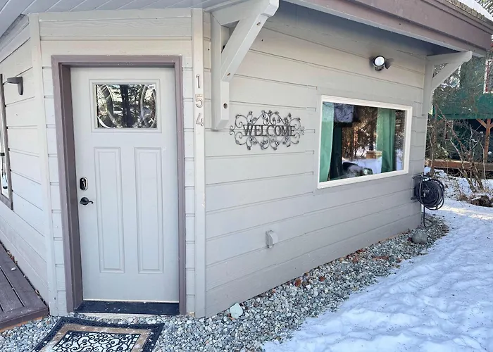 Residential Area Ski Chalet By Creek - Sleeps 6