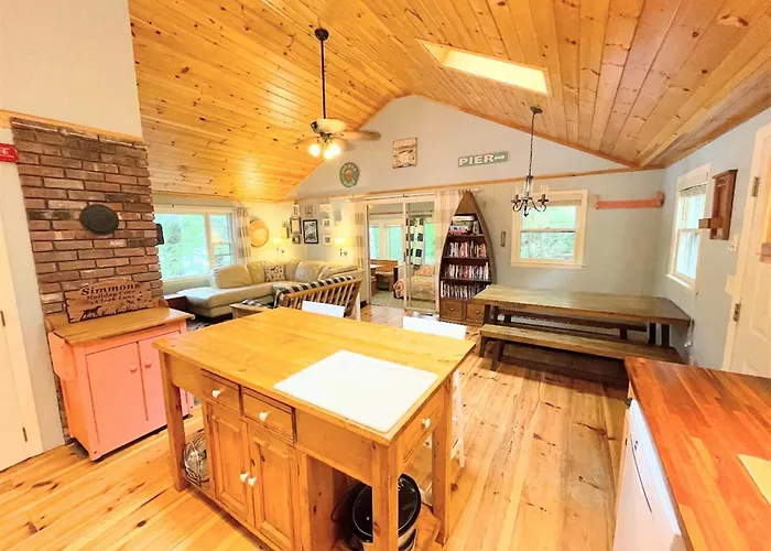 Holiday Cove - Limit 8 Villa