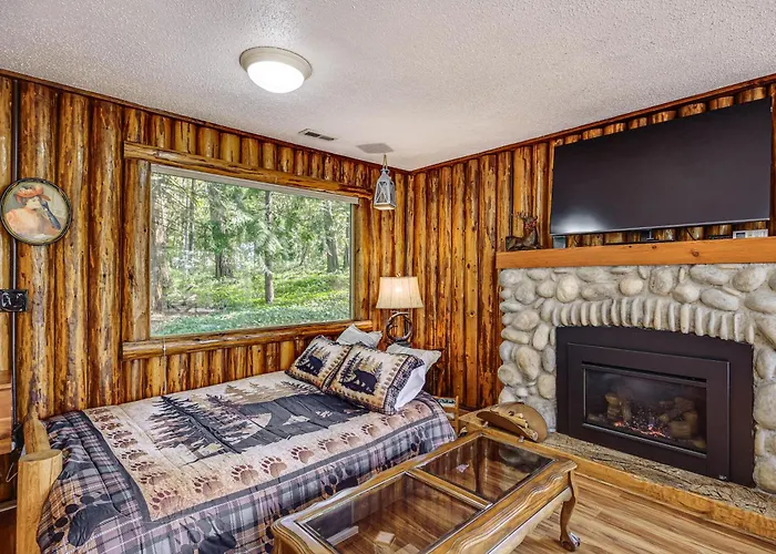Beach Access Historic Cabin On Henderson Bay!