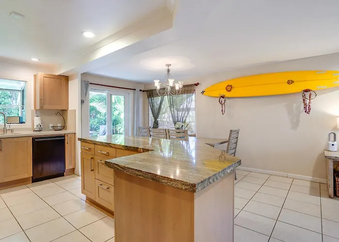 Walk To Sunset Beach! Extended Escape W/ Patio